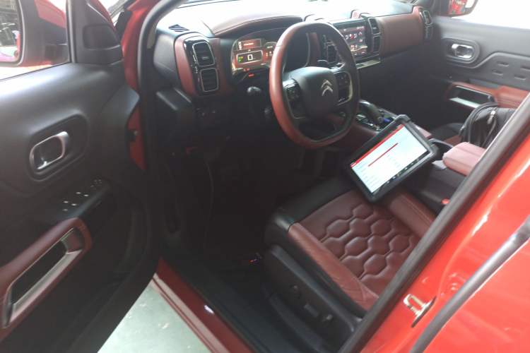 Used Citroen C5 AIRCROSS 2017 380THP Luxury Model Driver Seat