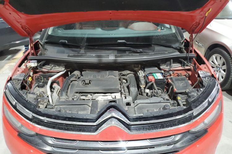 Used Citroen C5 AIRCROSS 2017 380THP Luxury Model Engine Bay