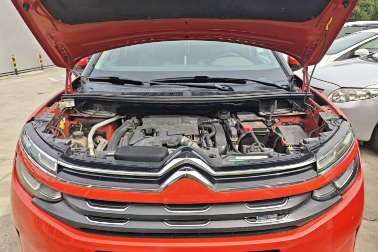 Used Citroen C5 AIRCROSS 2017 350THP Fashion Edition Engine Bay