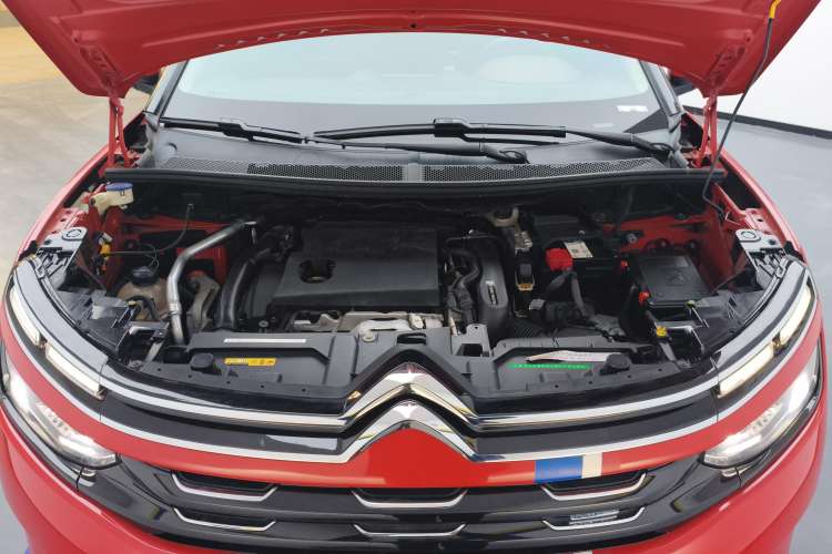 Used Citroen C5 AIRCROSS 2017 380THP Flagship Edition Engine Bay