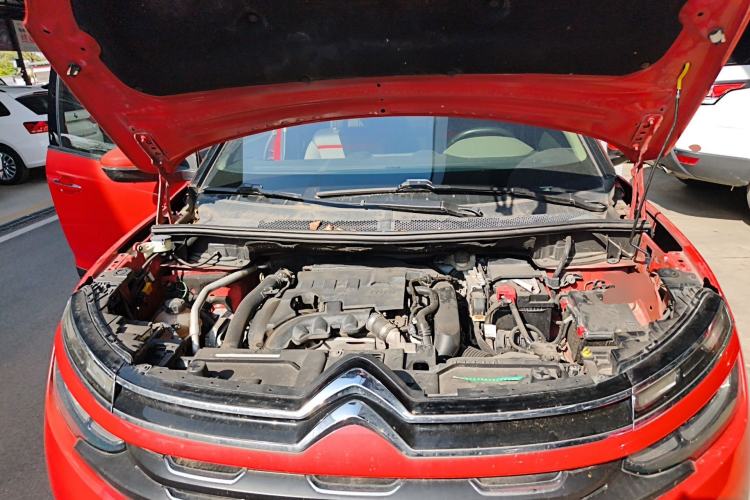 Used Citroen C5 AIRCROSS 2017 350THP Fashion Edition Engine Bay