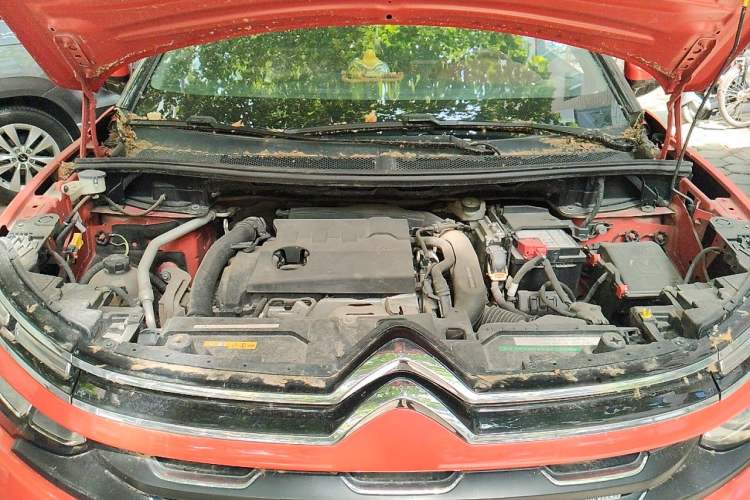Used Citroen C5 AIRCROSS 2017 380THP Luxury Model Engine Bay