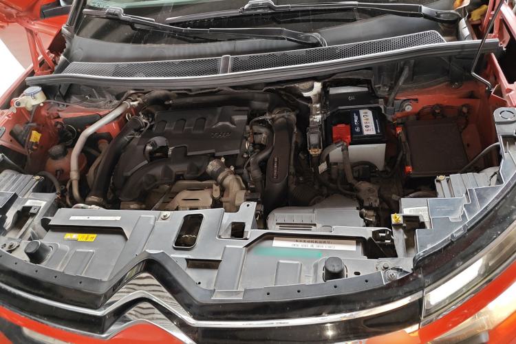Used Citroen C5 AIRCROSS 2017 350THP Fashion Edition Engine Bay
