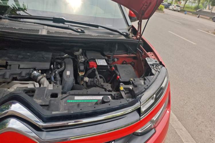 Used Citroen C5 AIRCROSS 2017 350THP Fashion Edition Engine Bay Left