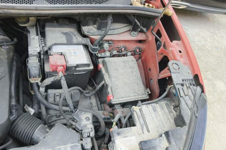 Used Citroen C5 AIRCROSS 2017 380THP Luxury Model Engine Bay Left