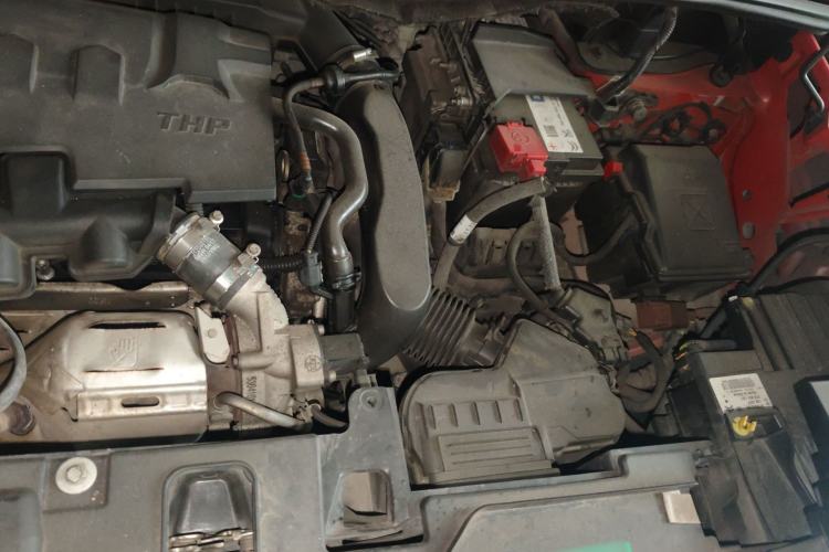 Used Citroen C5 AIRCROSS 2017 350THP Fashion Edition Engine Bay Left