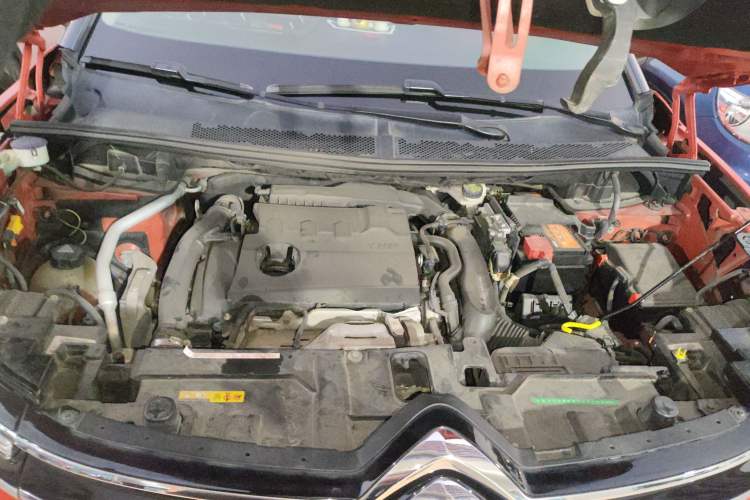 Used Citroen C5 AIRCROSS 2017 380THP Luxury Model Engine Bay