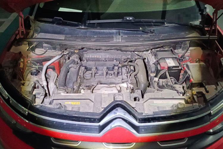 Used Citroen C5 AIRCROSS 2017 380THP Luxury Model Engine Bay