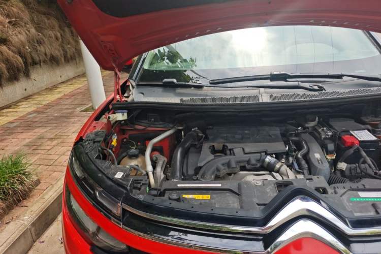 Used Citroen C5 AIRCROSS 2017 350THP Fashion Edition Engine Bay Right