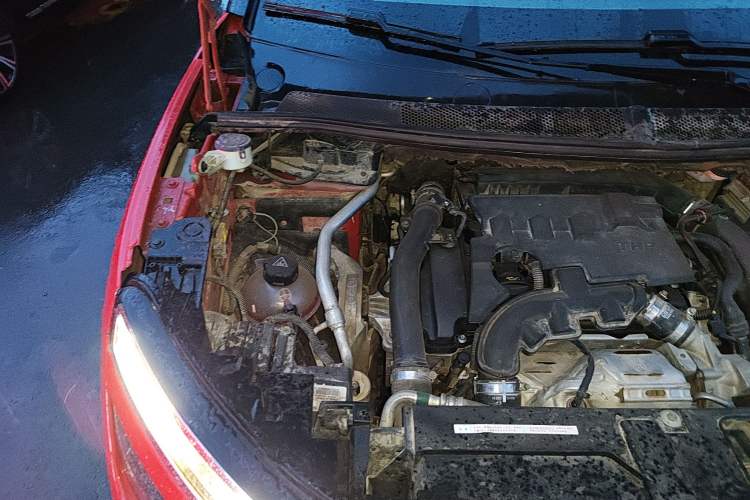 Used Citroen C5 AIRCROSS 2017 350THP Fashion Edition Engine Bay Right