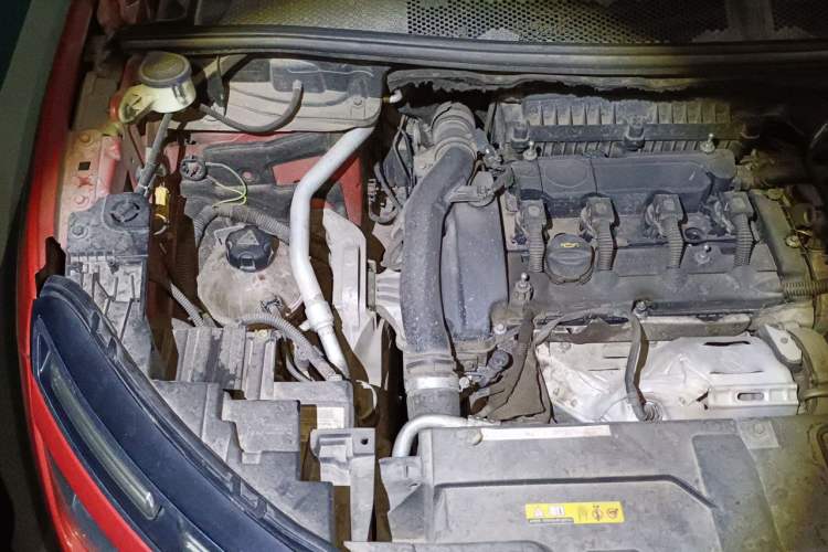 Used Citroen C5 AIRCROSS 2017 380THP Luxury Model Engine Bay Right