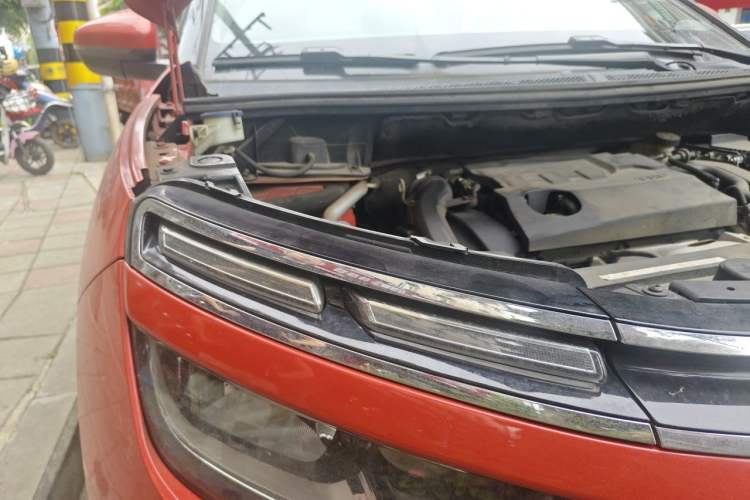 Used Citroen C5 AIRCROSS 2017 380THP Luxury Model Engine Bay Right