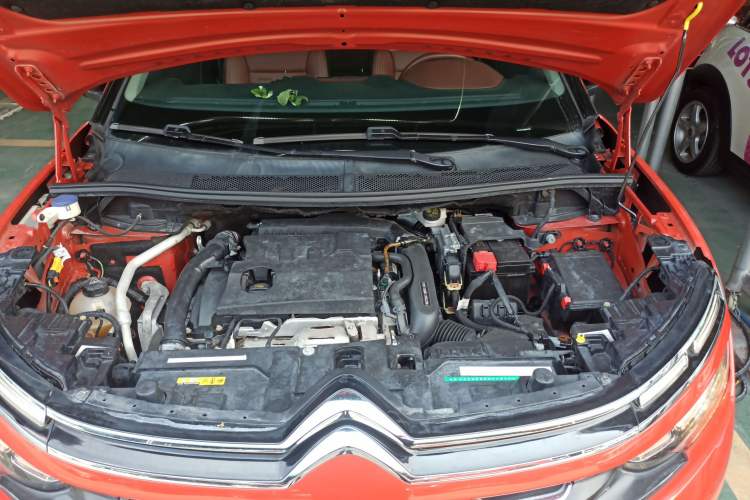 Used Citroen C5 AIRCROSS 2017 380THP Luxury Model Engine Bay