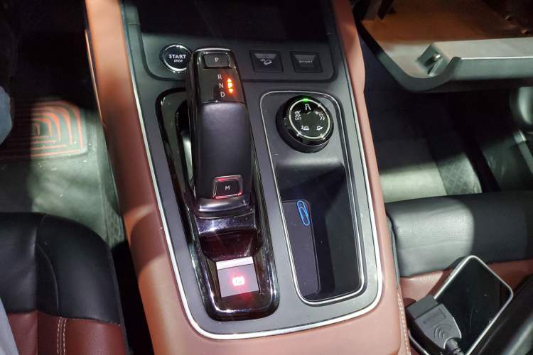 Used Citroen C5 AIRCROSS 2017 380THP Luxury Model Gear Lever