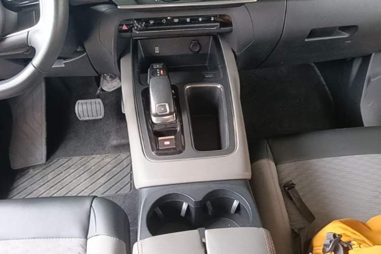 Used Citroen C5 AIRCROSS 2017 380THP Fashion Edition Gear Lever