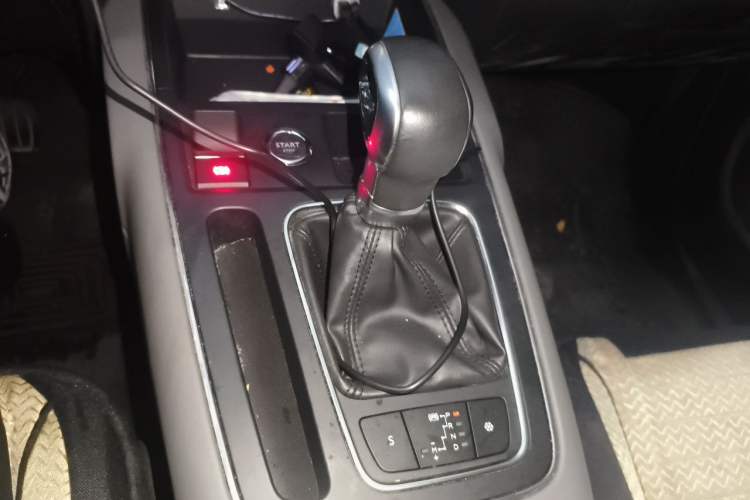 Used Citroen C5 AIRCROSS 2017 350THP Fashion Edition Gear Lever