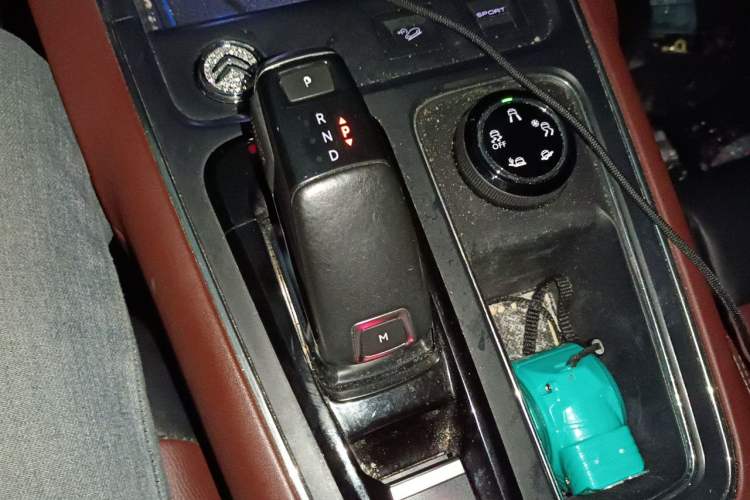Used Citroen C5 AIRCROSS 2017 380THP Luxury Model Gear Lever