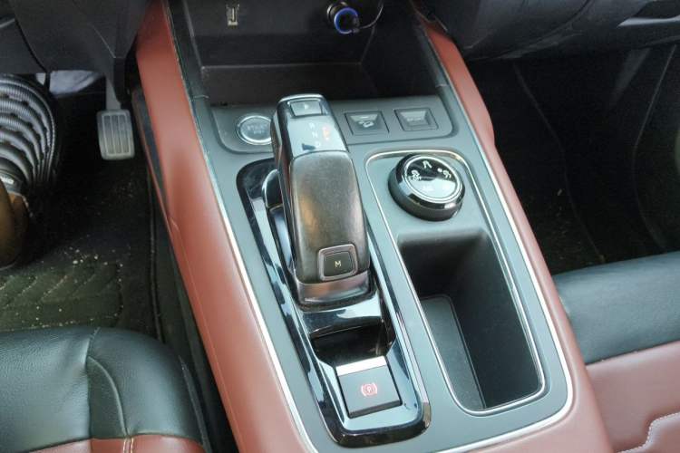 Used Citroen C5 AIRCROSS 2017 380THP Luxury Model Gear Lever