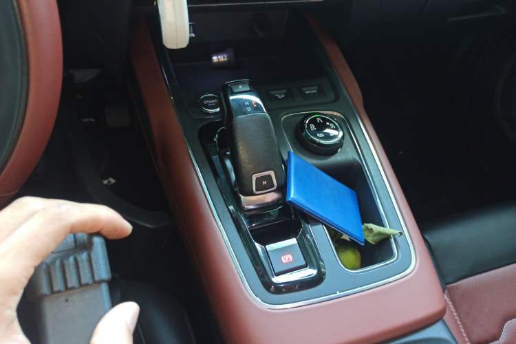 Used Citroen C5 AIRCROSS 2017 380THP Luxury Model Gear Lever