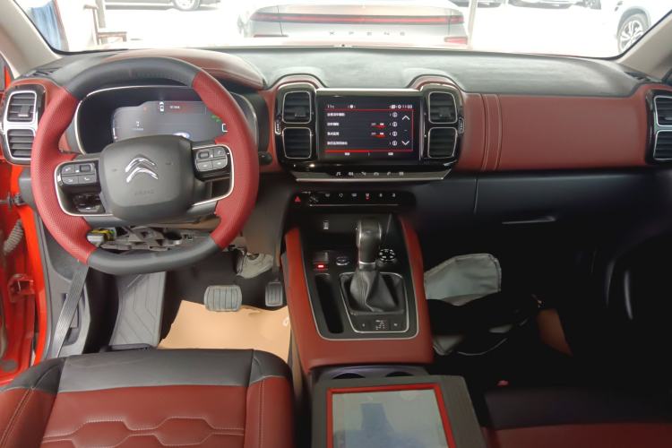 Used Citroen C5 AIRCROSS 2017 350THP Luxury Model Interior 2