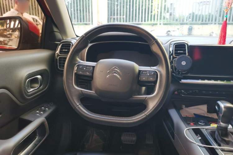 Used Citroen C5 AIRCROSS 2017 350THP Fashion Edition Interior 2