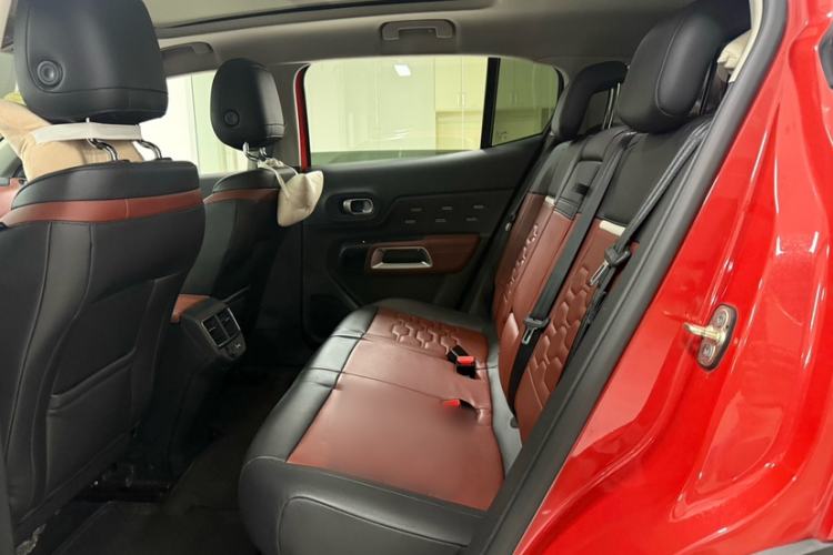 Used Citroen C5 AIRCROSS 2017 380THP Luxury Model Interior 3