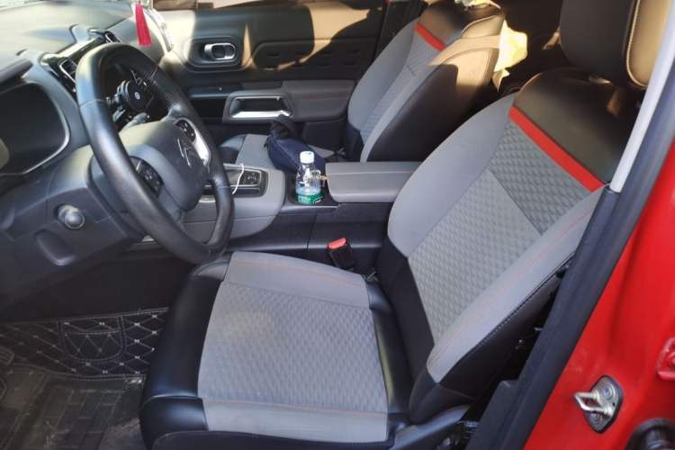 Used Citroen C5 AIRCROSS 2017 350THP Fashion Edition Interior 3