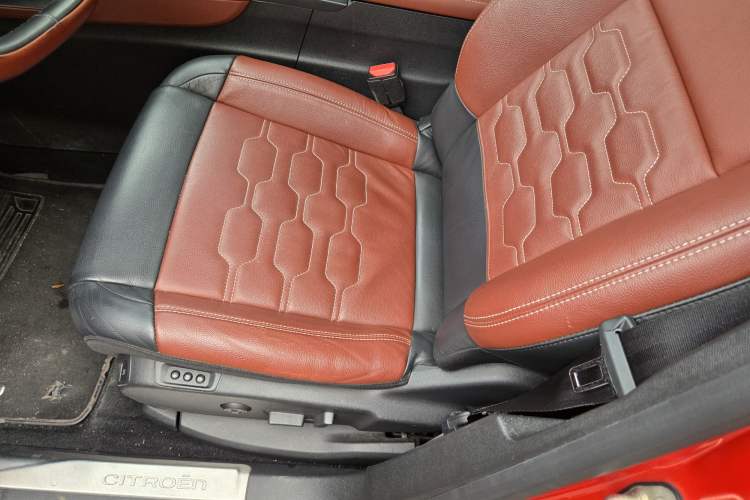 Used Citroen C5 AIRCROSS 2017 380THP Flagship Edition Interior 3