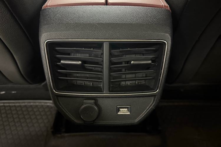 Used Citroen C5 AIRCROSS 2017 380THP Luxury Model Interior 4