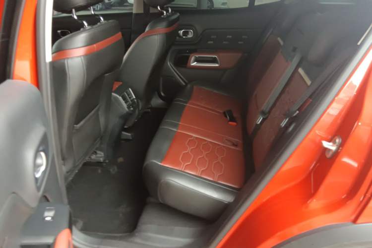 Used Citroen C5 AIRCROSS 2017 350THP Luxury Model Interior 4