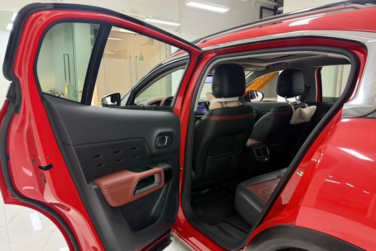 Used Citroen C5 AIRCROSS 2017 380THP Luxury Model Interior 5