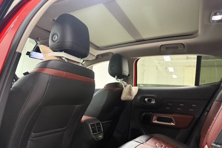 Used Citroen C5 AIRCROSS 2017 380THP Luxury Model Interior 8