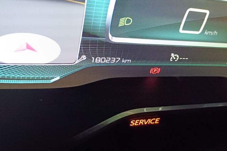 Used Citroen C5 AIRCROSS 2017 380THP Luxury Model Odometer Close Up