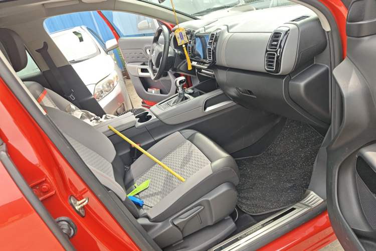 Used Citroen C5 AIRCROSS 2017 350THP Fashion Edition Right Front Seat