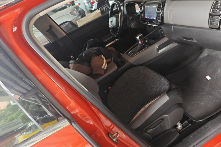 Used Citroen C5 AIRCROSS 2017 350THP Fashion Edition Right Front Seat