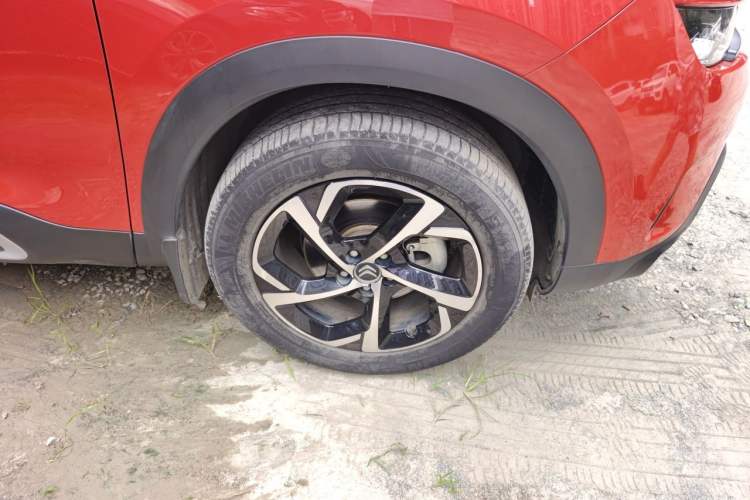 Used Citroen C5 AIRCROSS 2017 350THP Fashion Edition Right Front Wheel Hub