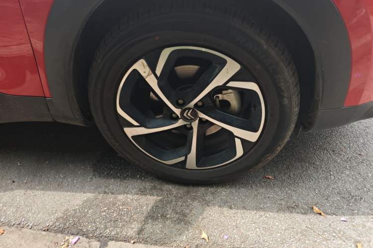 Used Citroen C5 AIRCROSS 2017 350THP Fashion Edition Right Front Wheel Hub
