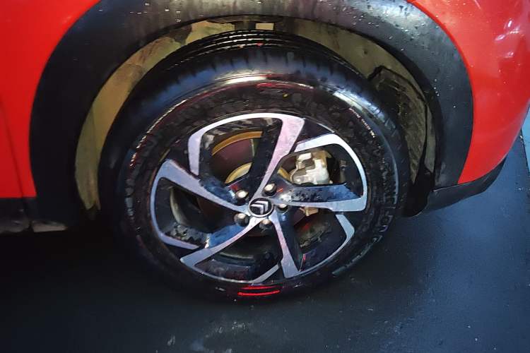 Used Citroen C5 AIRCROSS 2017 350THP Fashion Edition Right Front Wheel Hub