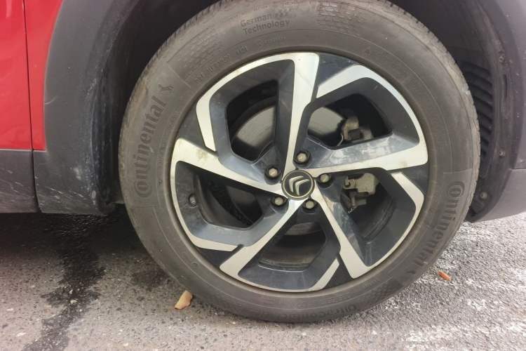 Used Citroen C5 AIRCROSS 2017 350THP Luxury Model Right Front Wheel Hub