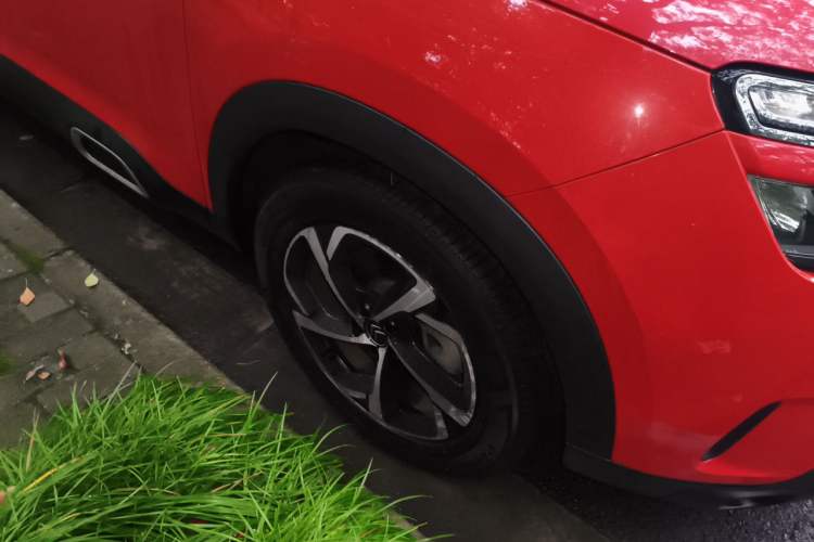 Used Citroen C5 AIRCROSS 2017 350THP Fashion Edition Right Front Wheel Hub