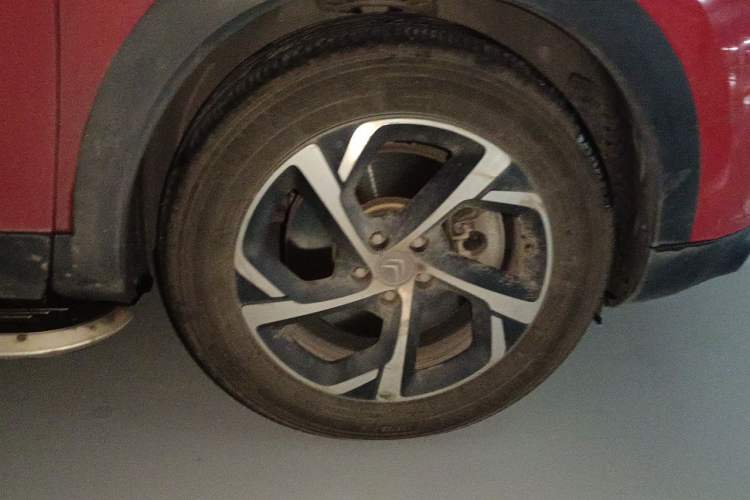 Used Citroen C5 AIRCROSS 2017 380THP Luxury Model Right Front Wheel Hub