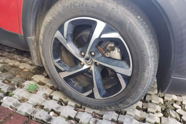 Used Citroen C5 AIRCROSS 2017 350THP Fashion Edition Right Front Wheel Hub