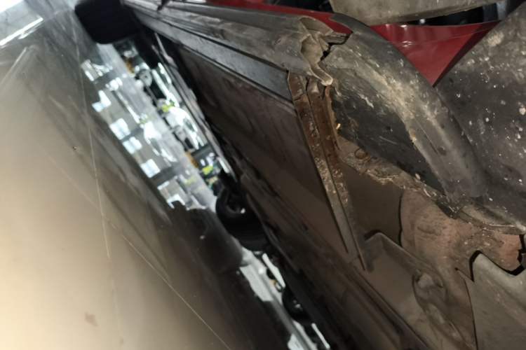 Used Citroen C5 AIRCROSS 2017 350THP Fashion Edition Right Side Sill