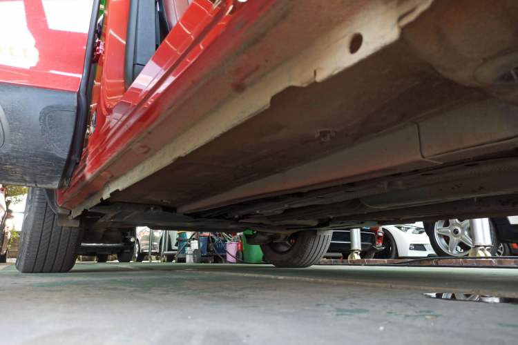 Used Citroen C5 AIRCROSS 2017 380THP Luxury Model Right Side Sill