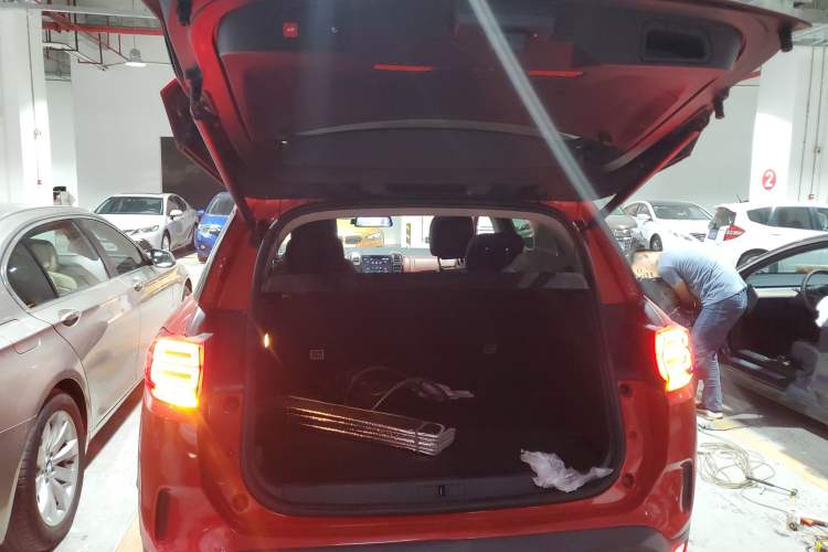 Used Citroen C5 AIRCROSS 2017 380THP Luxury Model Trunk