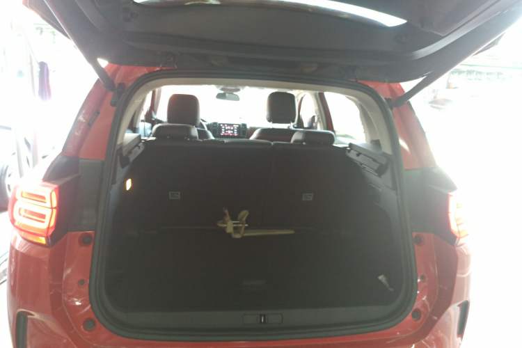 Used Citroen C5 AIRCROSS 2017 380THP Luxury Model Trunk