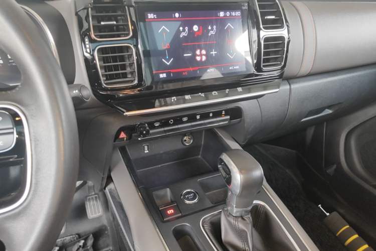 Used Citroen C5 AIRCROSS 2017 350THP Fashion Edition Audio And AC Panel