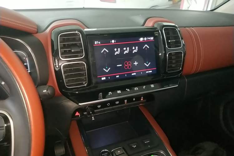 Used Citroen C5 AIRCROSS 2017 380THP Luxury Model Audio And AC Panel