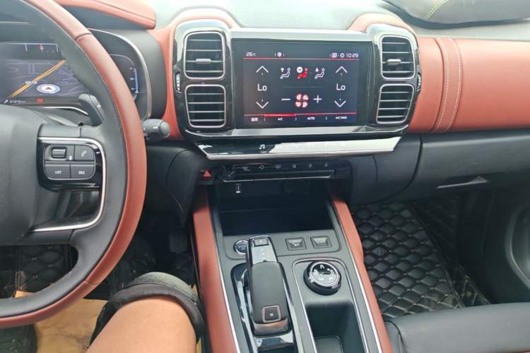 Used Citroen C5 AIRCROSS 2017 380THP Luxury Model Audio And AC Panel