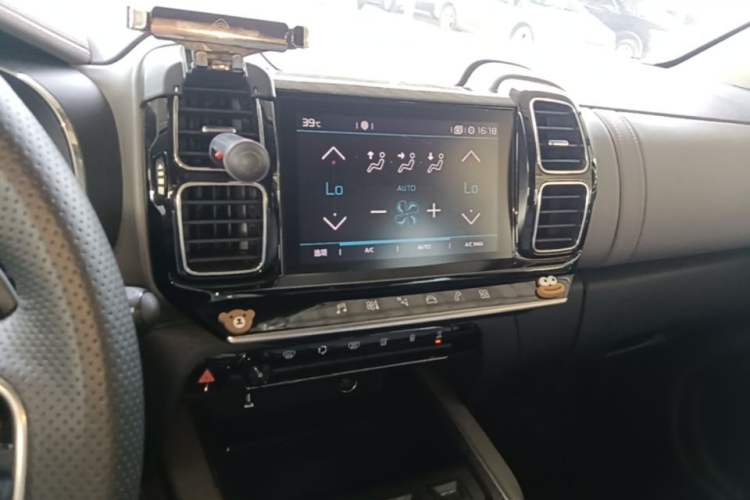 Used Citroen C5 AIRCROSS 2017 380THP Luxury Model Audio And AC Panel